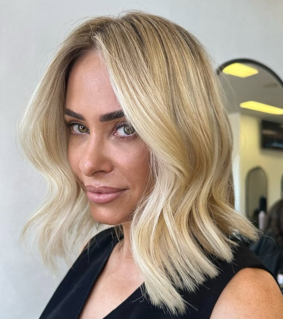 Collarbone Vanilla Blonde Lob With Curtain Bangs Collarbone Vanilla Blonde Lob With Curtain Bangs