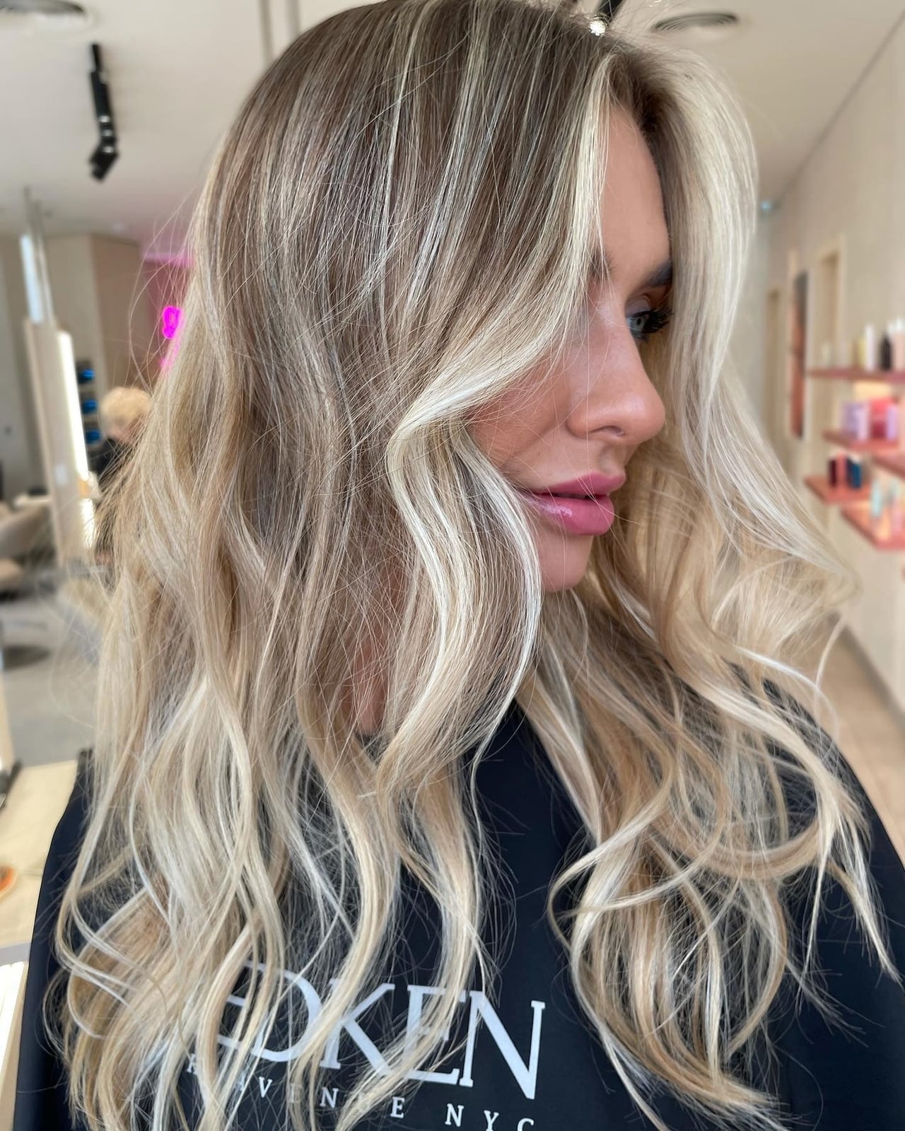 Collarbone Vanilla Blonde With Lighter Highlights Collarbone Vanilla Blonde With Lighter Highlights