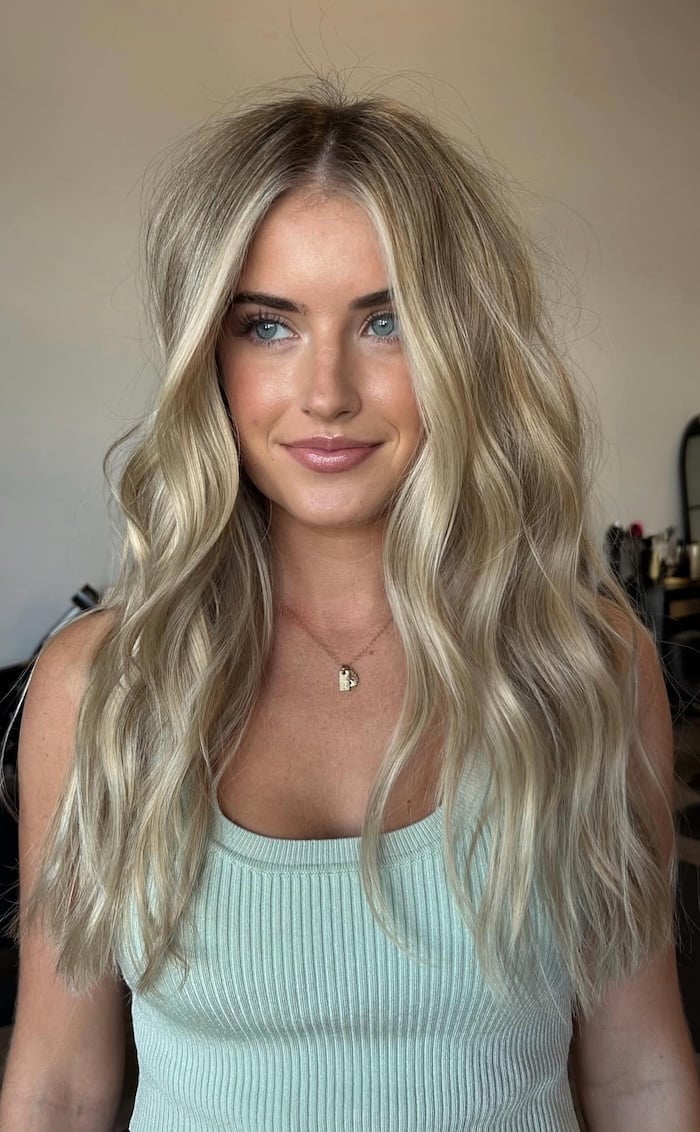 Mid-Back Vanilla Blonde With Loose Waves Mid-Back Vanilla Blonde With Loose Waves