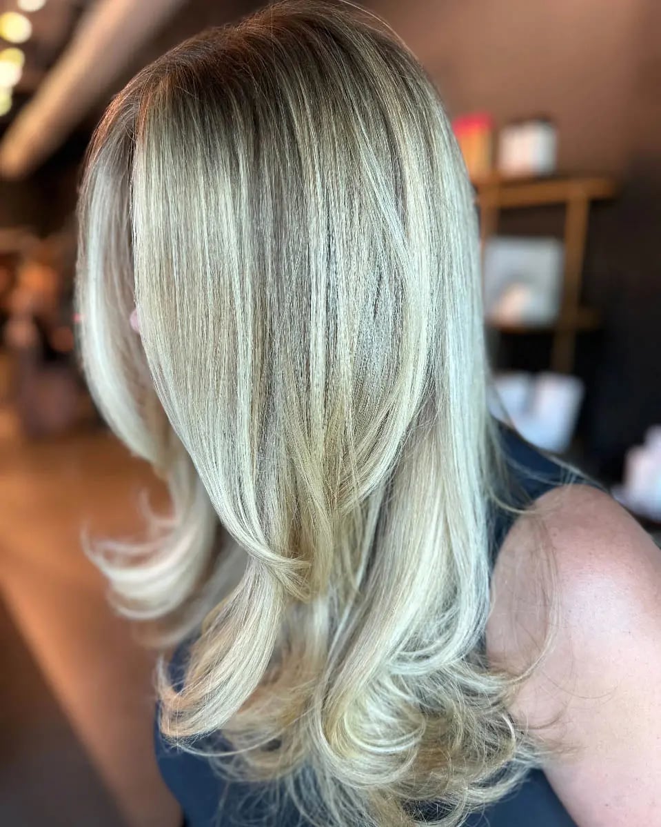 Collarbone Vanilla Blonde With Icy Highlights Collarbone Vanilla Blonde With Icy Highlights
