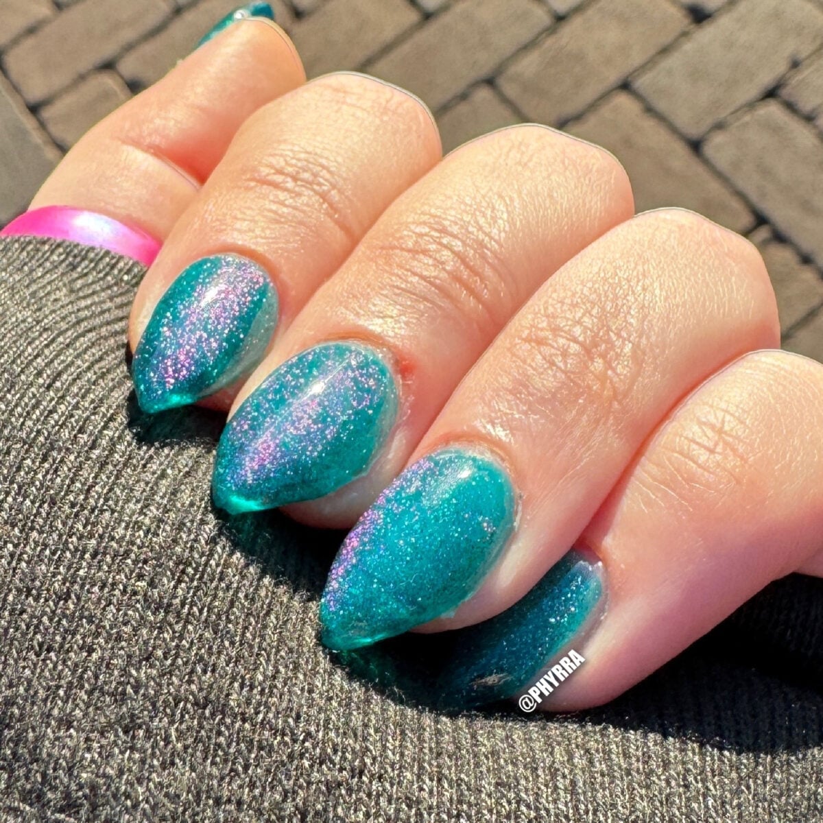Short Oval Teal Jelly Glitter — Velvet Nails