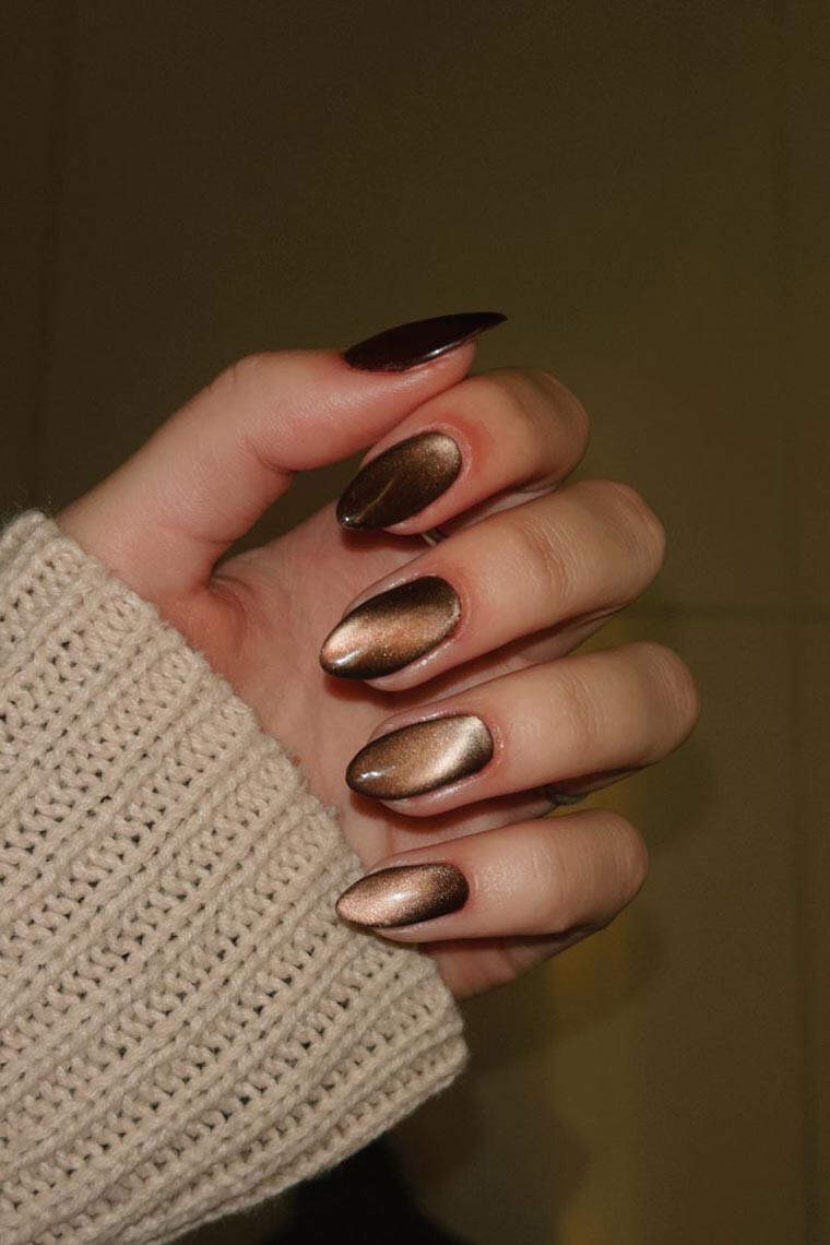 Short Almond Brown Gold Gradient Cat-Eye, Close-Up Take — Velvet Nails