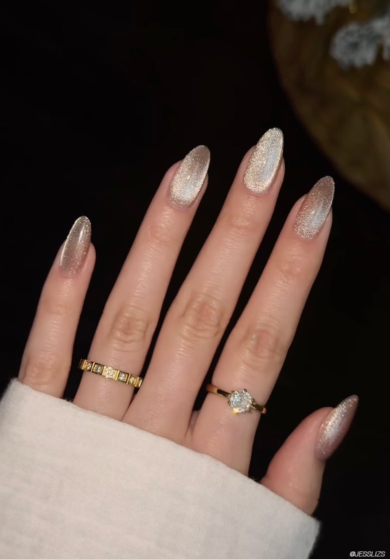 Medium Almond Golden Beige Silver Gradient Velvet — Velvet Nails