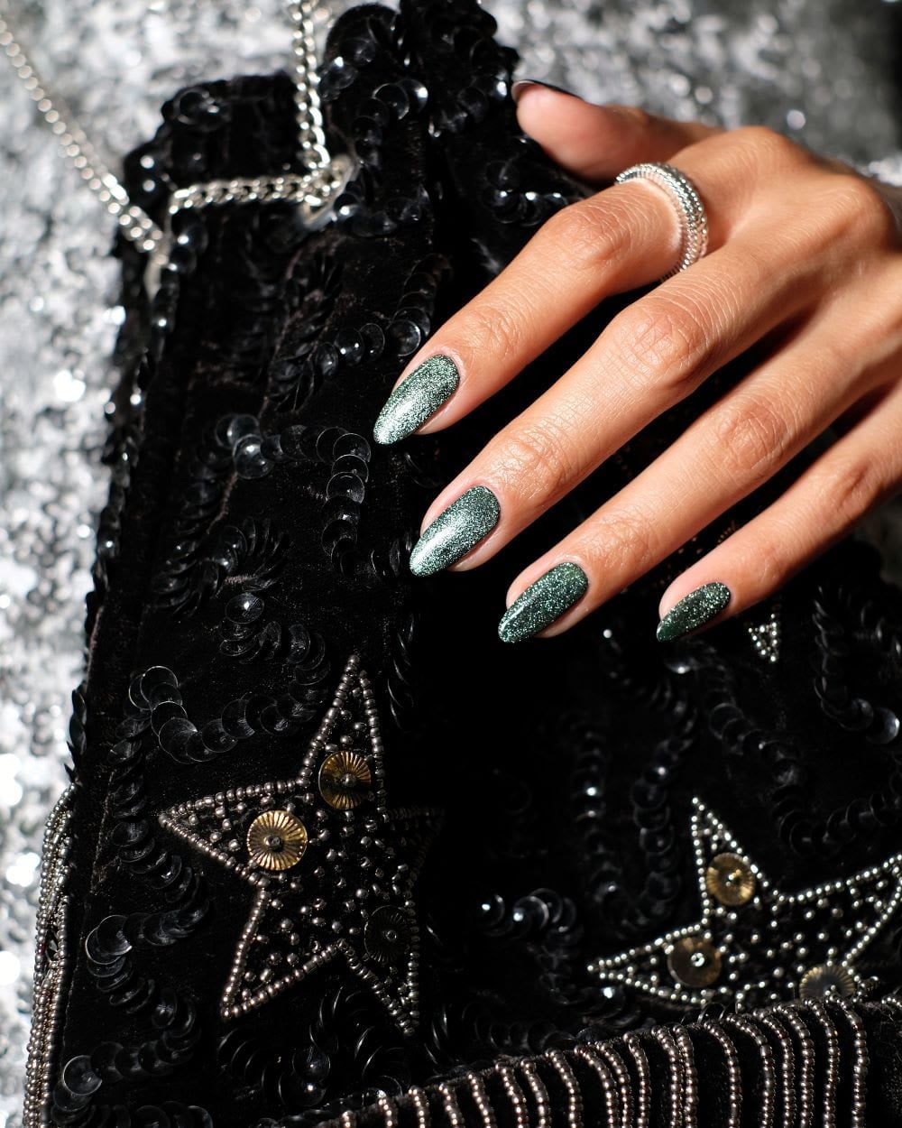 Medium Oval Dark Green Glitter — Velvet Nails