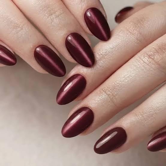 Medium Almond Burgundy Pink Cat-Eye — Velvet Nails