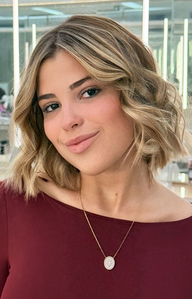 Blonde Bob With Honey Balayage Curls, Chin — Wavy Bob