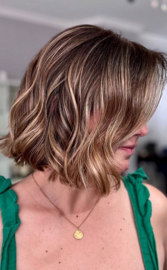 Blonde Highlighted Bob With Curtain Bangs, Collarbone — Wavy Bob