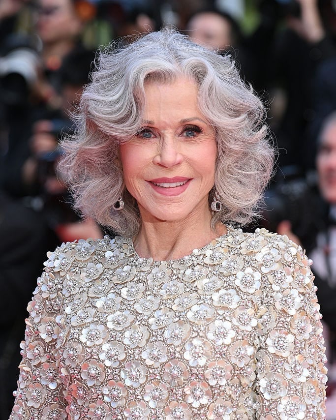 30 Best Wavy Haircuts and Hairstyles for Women in 2025