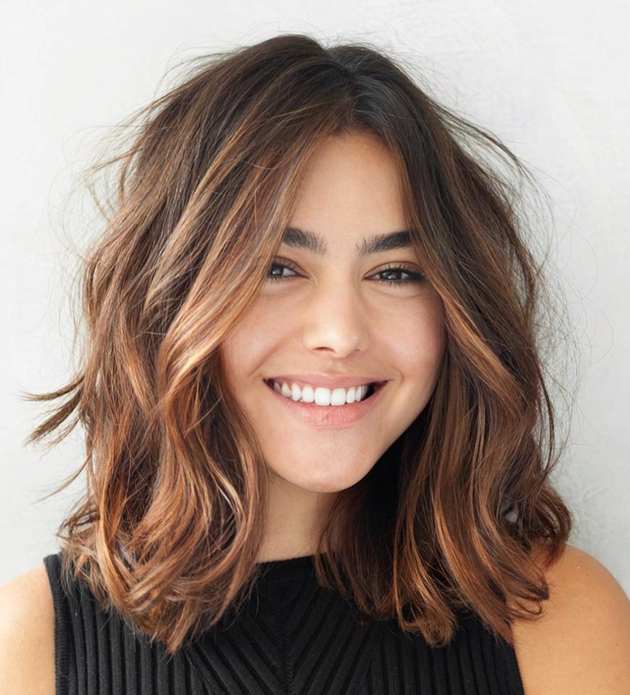 Dark Brown Lob With Curtain Bangs And Highlights Dark Brown Lob With Curtain Bangs And Highlights — Wavy Haircuts