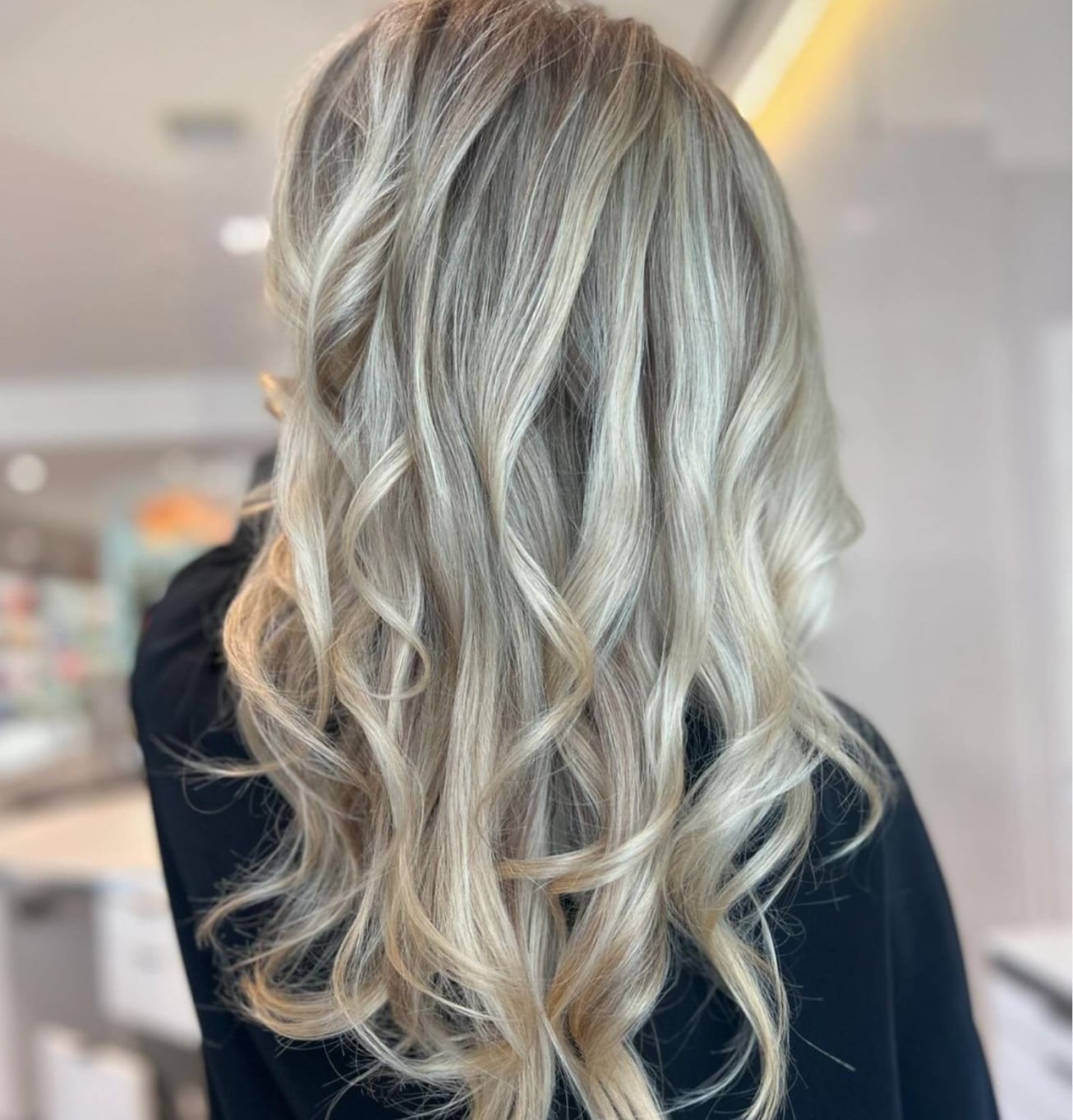 Collarbone Ash Blonde Balayage, Wavy Thick Collarbone Ash Blonde Balayage, Wavy Thick — Winter Balayage
