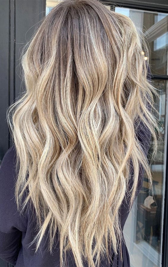 Mid-Back Honey Blonde Balayage, Wavy Thick Mid-Back Honey Blonde Balayage, Wavy Thick — Winter Balayage