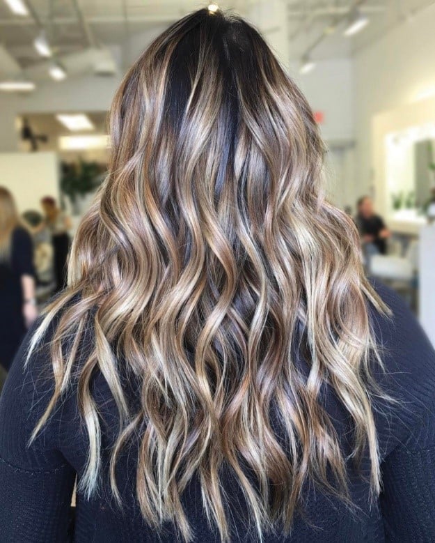Mid-Back Dark Brown With Blonde Balayage, Close-Up Take Mid-Back Dark Brown With Blonde Balayage, Close-Up Take — Winter Balayage