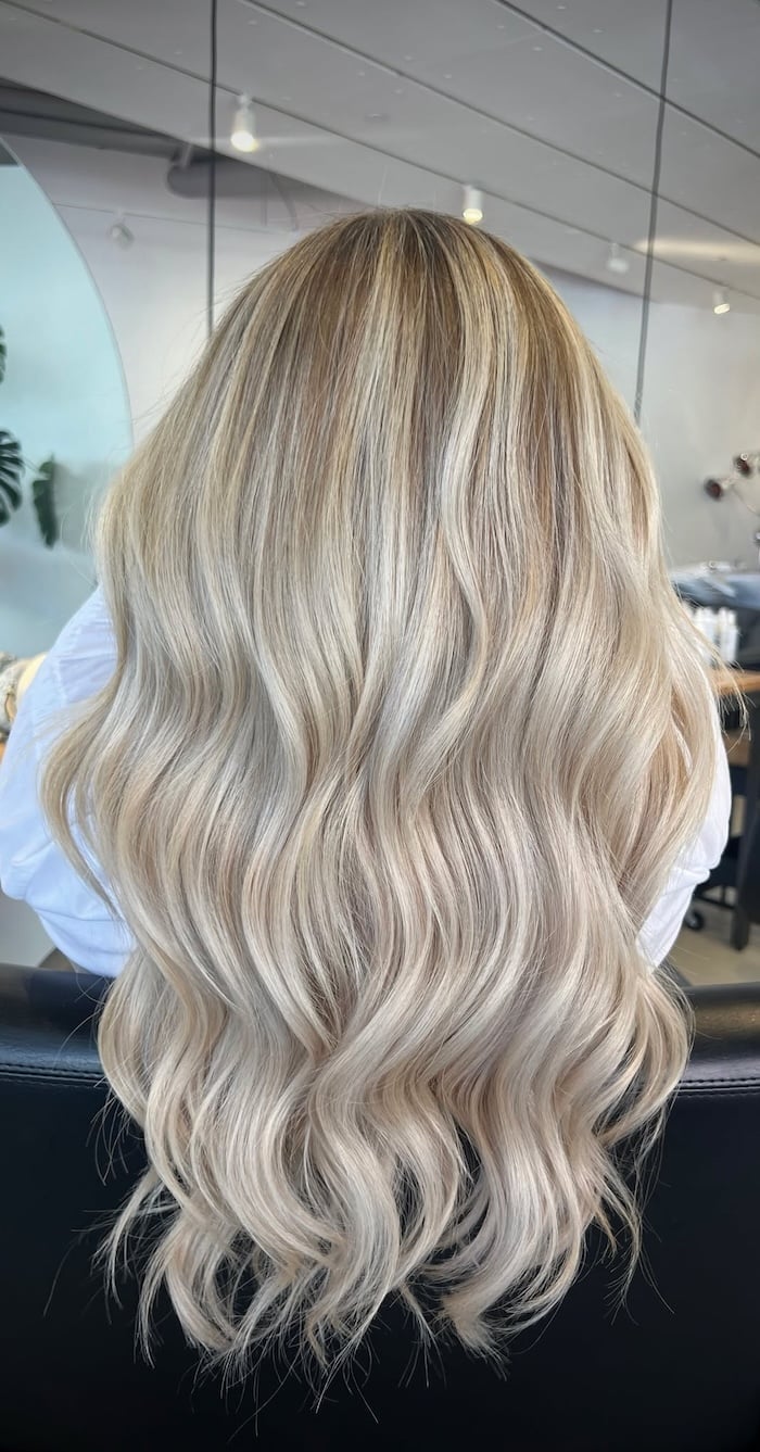 Mid-Back Neutral Beige Blonde With Dimension Mid-Back Neutral Beige Blonde With Dimension — Winter Blonde Hair