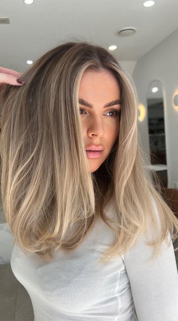Collarbone Creamy Blonde With Face-Framing Layers Collarbone Creamy Blonde With Face-Framing Layers — Winter Blonde Hair
