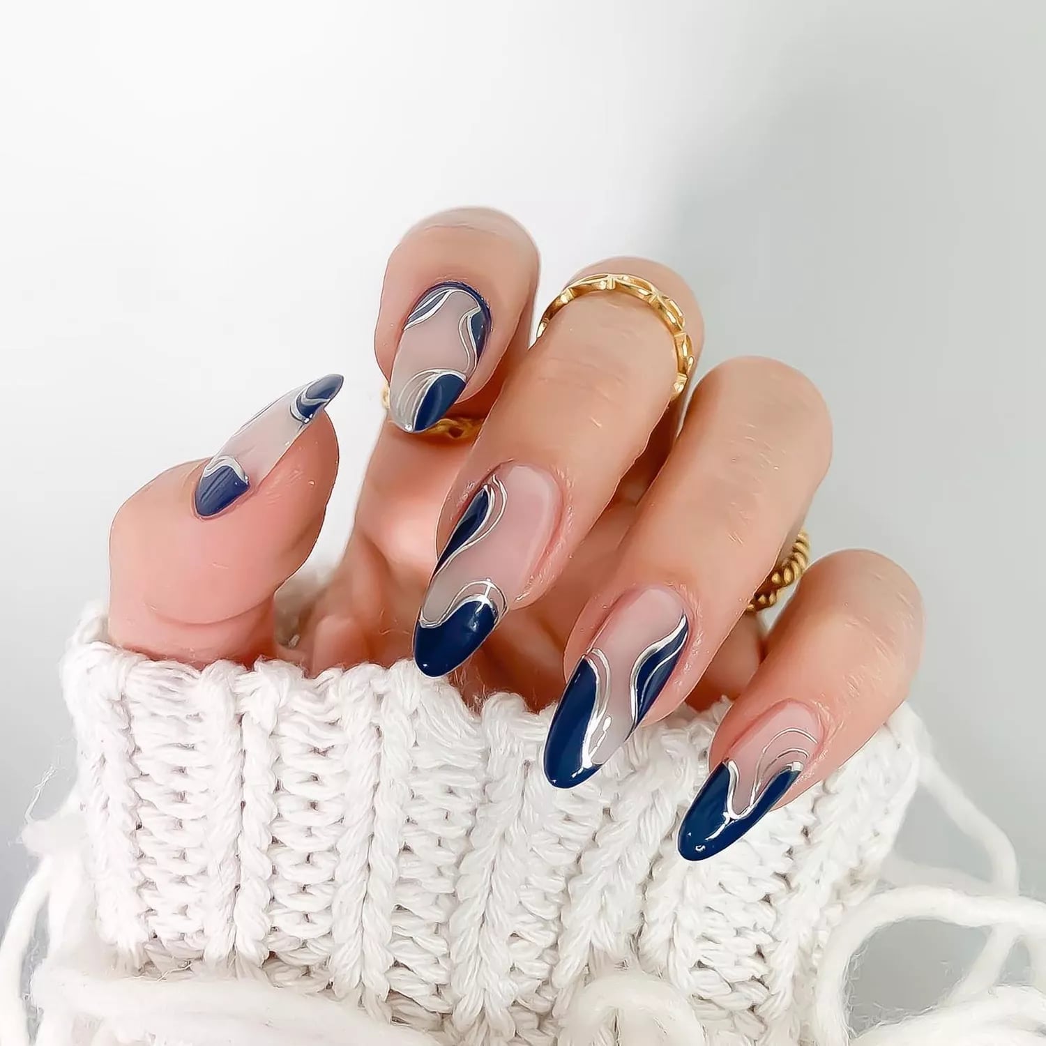 Navy Blue Wave Silver Line Long Almond Nails Navy Blue Wave Silver Line Long Almond Nails — Winter Blue Nails