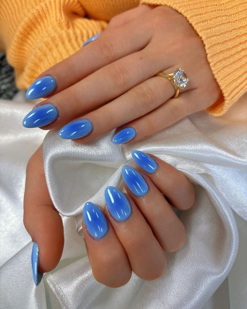Vibrant Blue Jelly Short Oval Nails Vibrant Blue Jelly Short Oval Nails — Winter Blue Nails