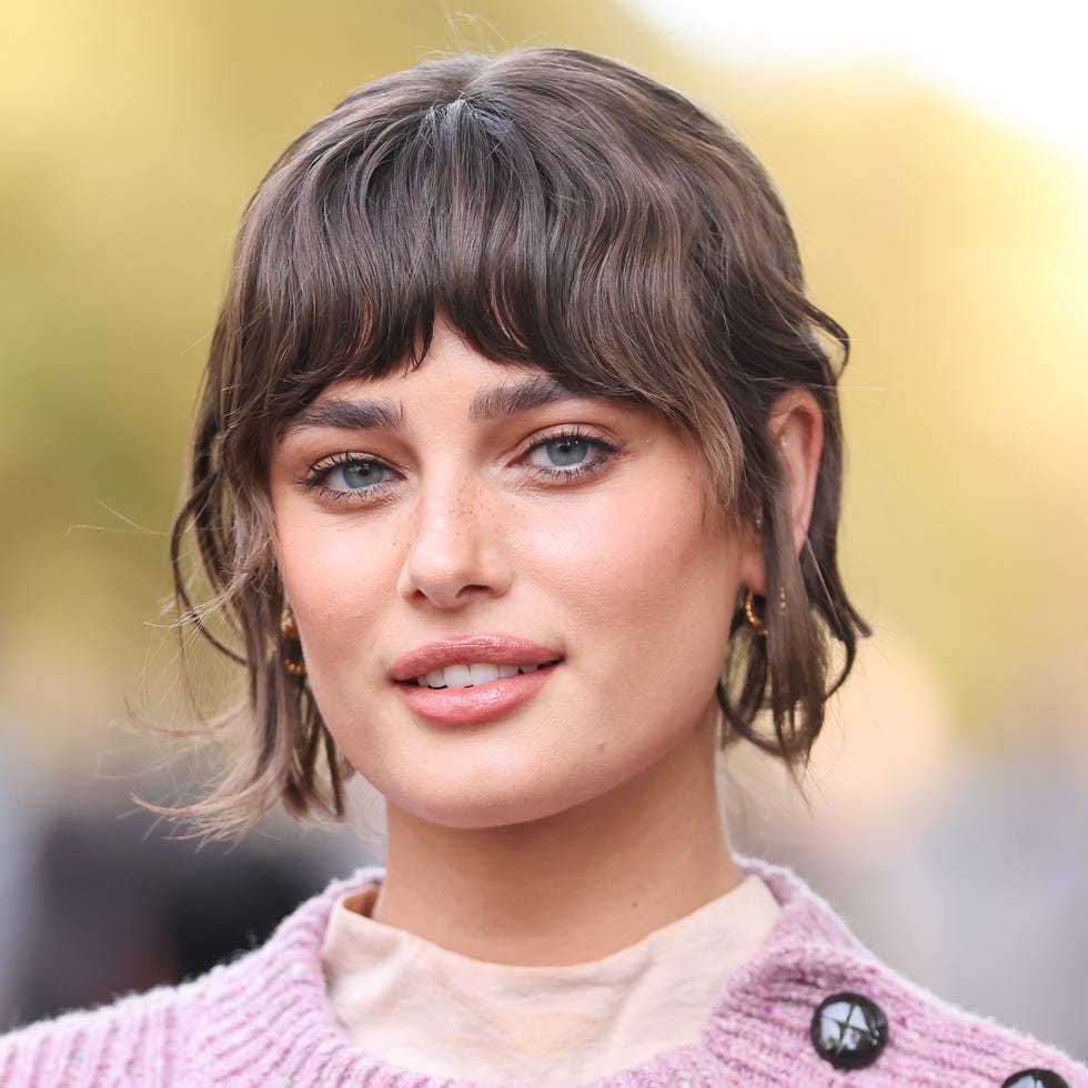 Collarbone Layers With Ash Brown Balayage Collarbone Layers With Ash Brown Balayage — Winter Haircuts for Women