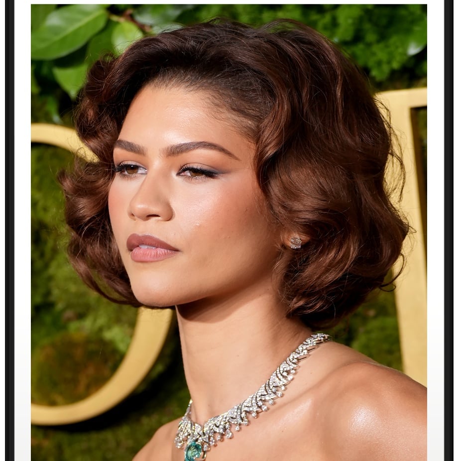 Collarbone Layered Waves With Balayage Collarbone Layered Waves With Balayage — Winter Haircuts for Women