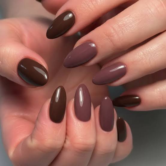 Medium Brown Muted Mauve Glossy Almond Nails Medium Brown Muted Mauve Glossy Almond Nails — Winter Nail Colors