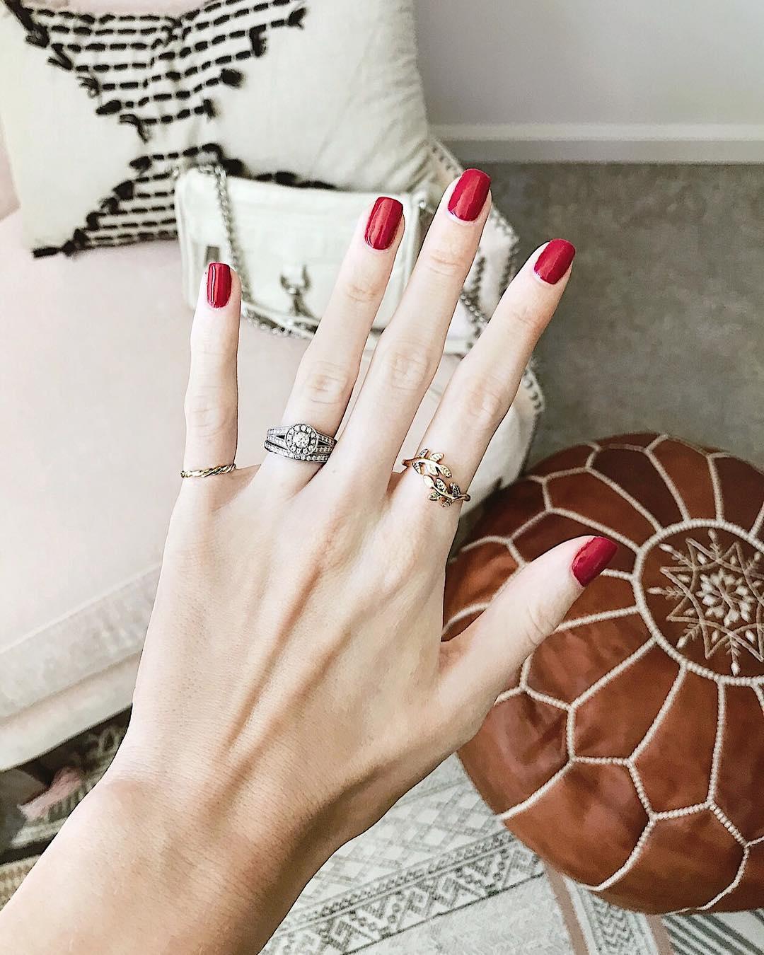 Vibrant Red Glossy Short Square Nails Vibrant Red Glossy Short Square Nails — Winter Nail Colors