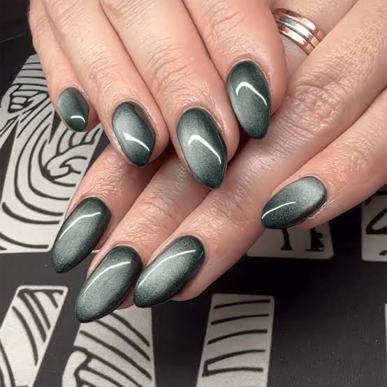 Dark Gray-Green Cat-Eye Medium Oval Nails Dark Gray-Green Cat-Eye Medium Oval Nails — Winter Nail Colors