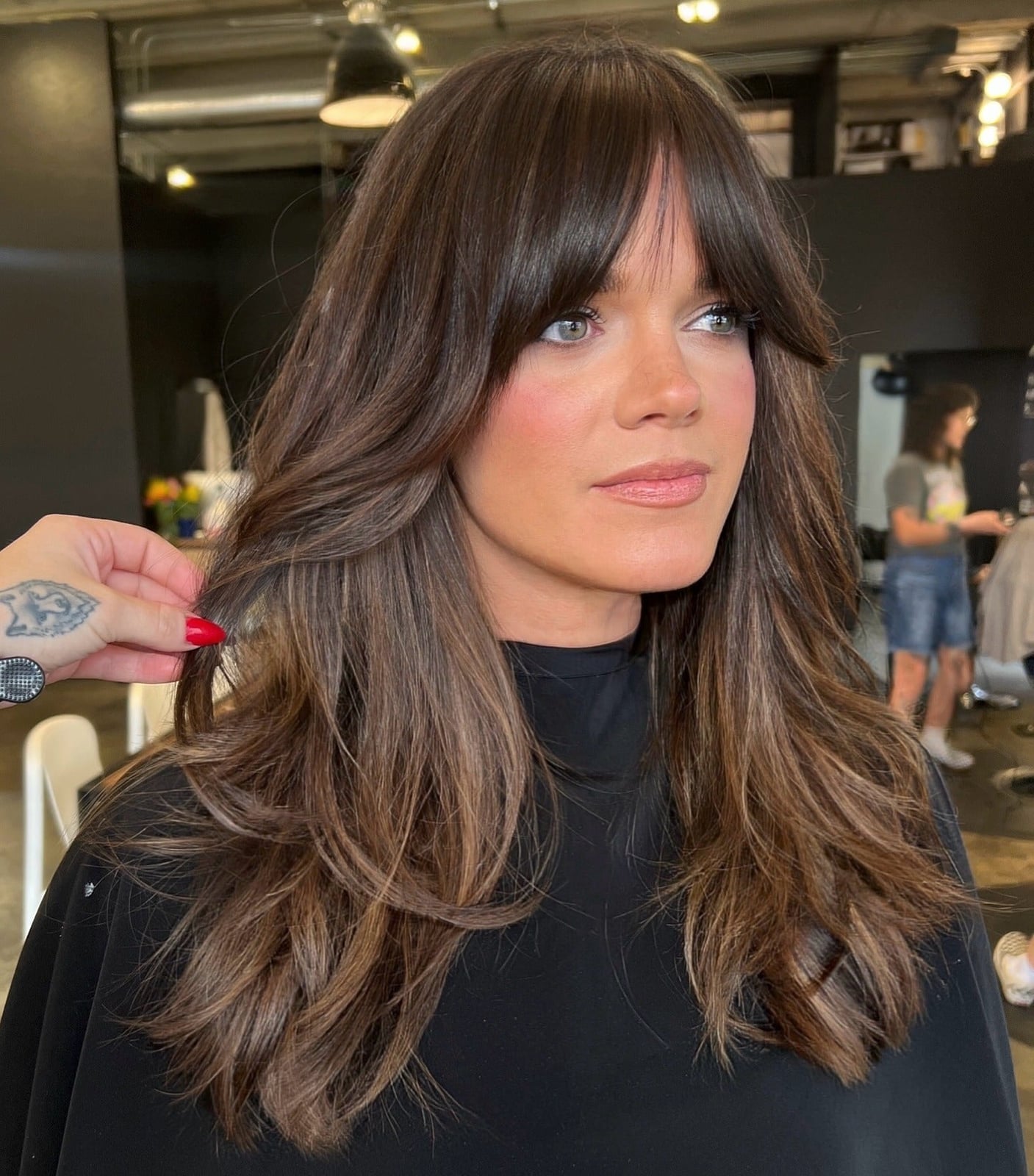 Dark Brown Collarbone Layers With Wispy Bangs Dark Brown Collarbone Layers With Wispy Bangs